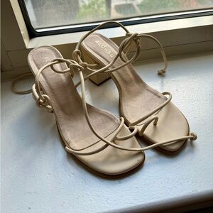 Alohas Grace Corn Cream Vegan Leather Sandals size 38